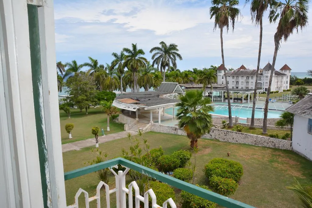Aparthotel Seacastles By The Beach/Pool Montego Bay Jamajka